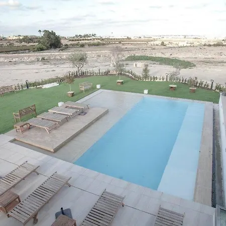 Luxurious 3 Bedroom With A Pool In فيلة *