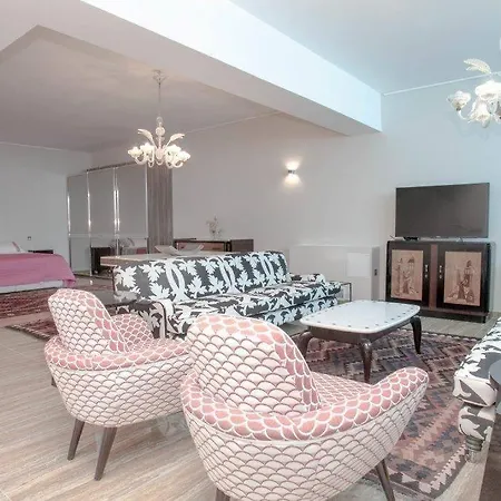 Luxurious 3 Bedroom With A Pool In فيلة *