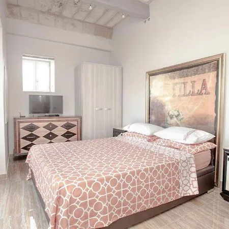 Luxurious 3 Bedroom With A Pool In Villa