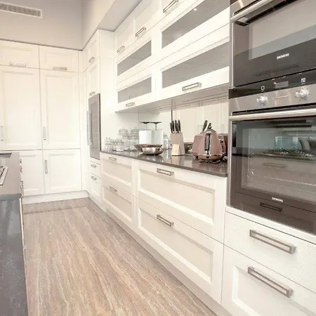 Luxurious 3 Bedroom With A Pool In * Siggiewi