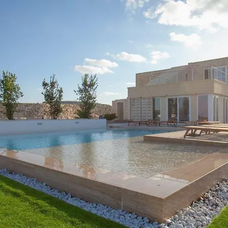 Luxurious 3 Bedroom With A Pool In * Siggiewi